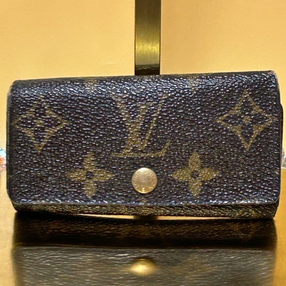 Louis Vuitton Accessories - Louis Vuitton Brown and Gold Monogram Trifold Key Holder Approx. 4 x 2
